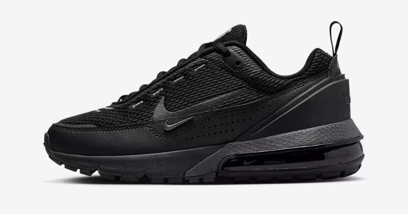 Nike air max pulse trainers 